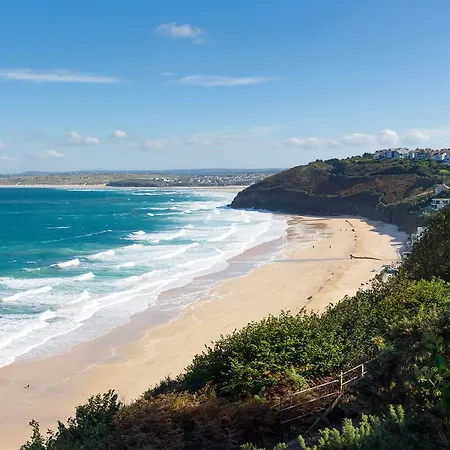 Chy Kerris, * Carbis Bay